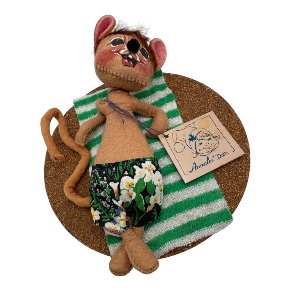 Vintage 1990 Annalee Maui Mouse Mobilitee Doll Sunbathing Mouse Beach Decor EUC